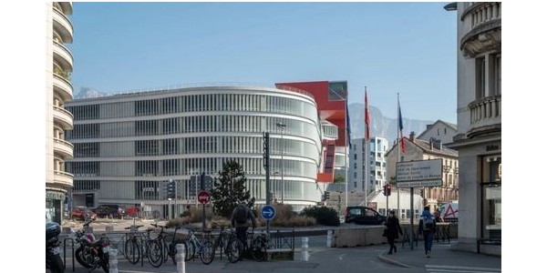 法國停車樓的“紅手臂”，俯瞰城市的觀景臺 / He?rault Arnod Architectures